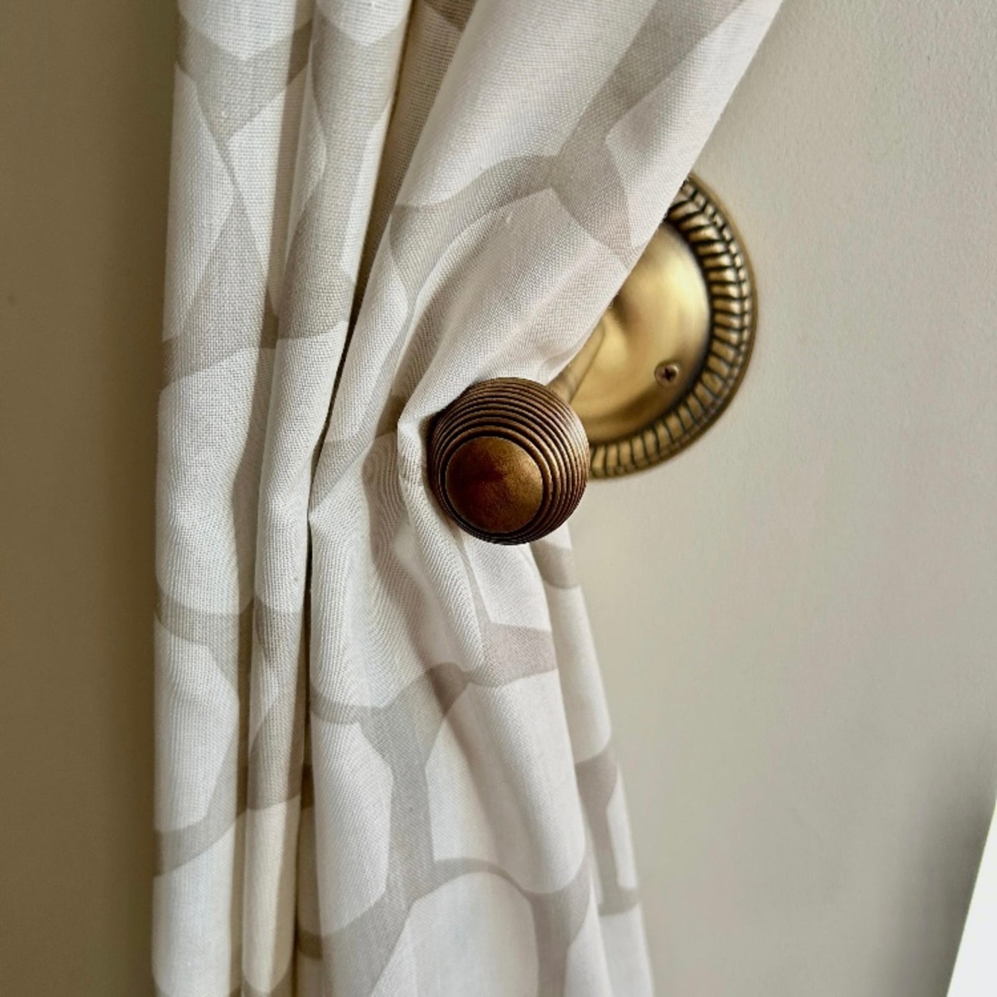 Beehive Curtain Hook