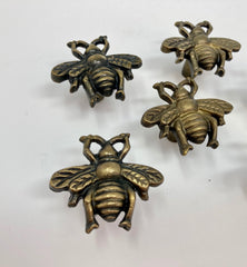 Antique Bronze Metal Bumble Bee Knob – Unique Vintage-Inspired Drawer & Cabinet Hardware for Rustic, Nature-Themed Home Décor