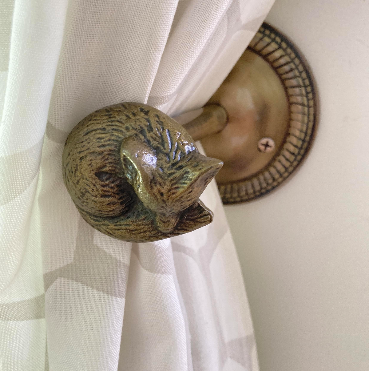 Sleeping Fox Curtain Hook