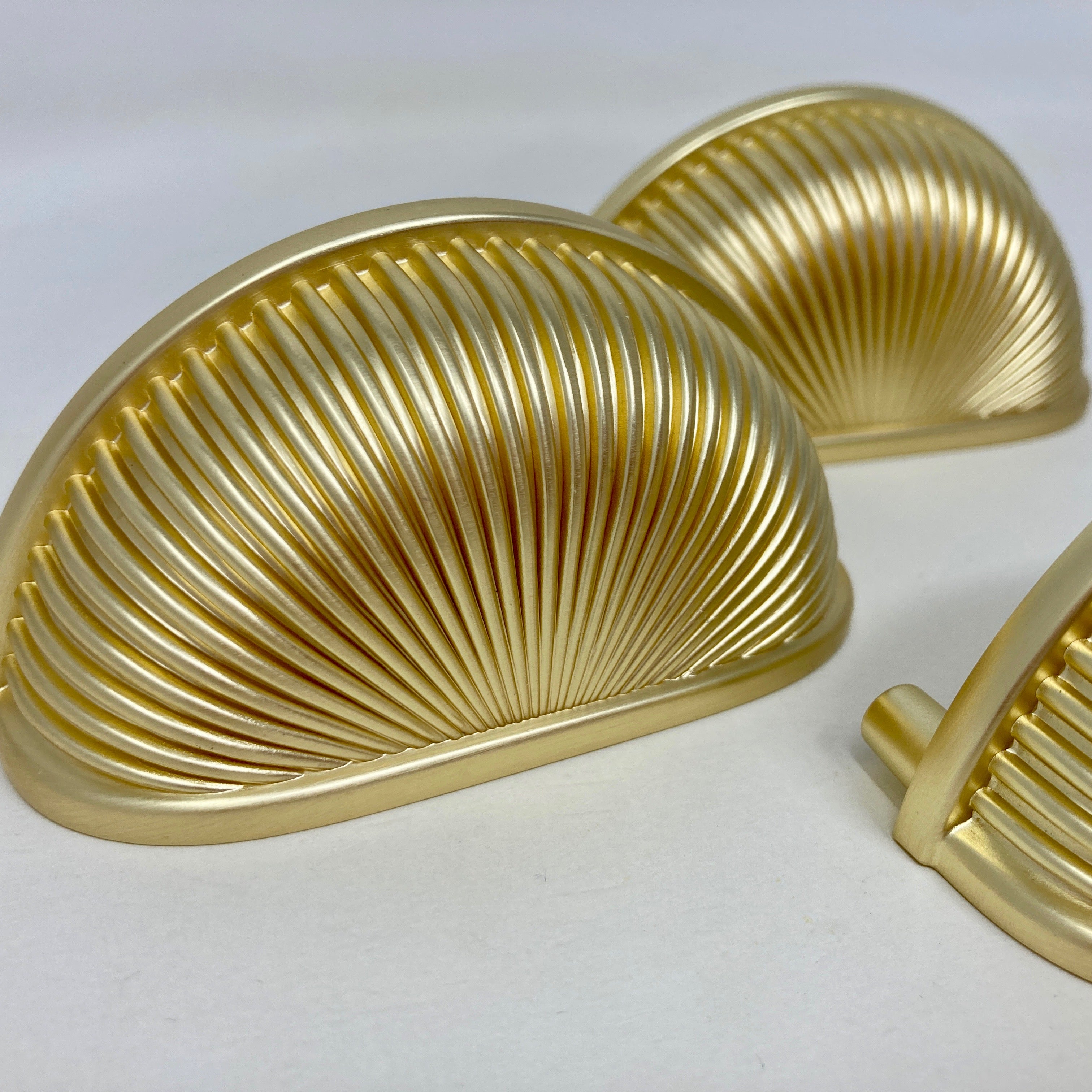 Brushed Gold Vintage Style Ribbed Pull Knob / Cup Handle | Kitchen Replacement Knob, Furniture Knob, Cabinet Knob, Kitchen Door Knob