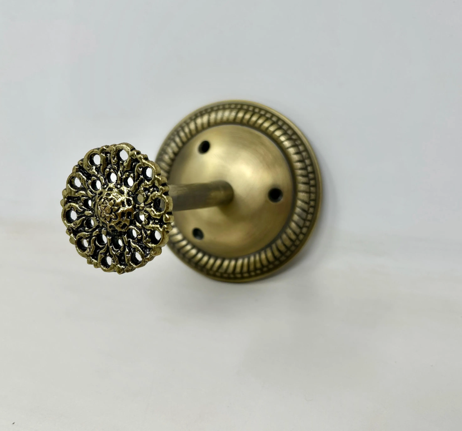 Filigree Old Gold Curtain Hook