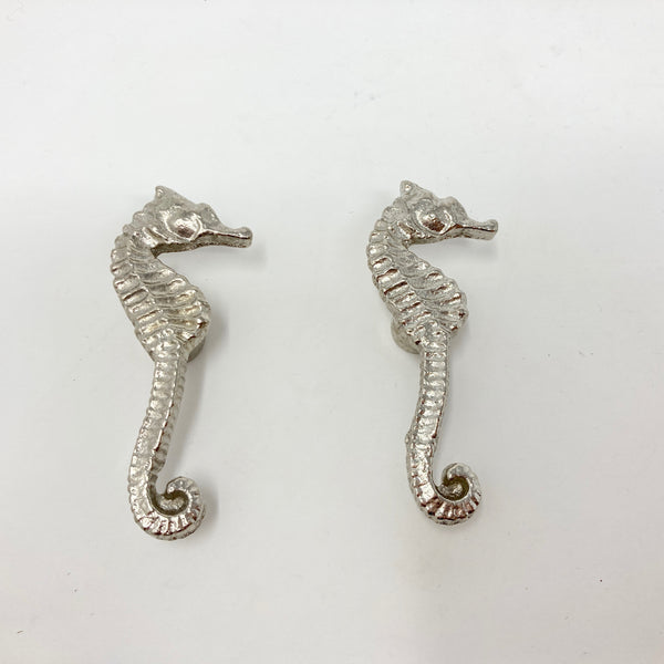 Elegant Metal Seahorse Knob in Silver