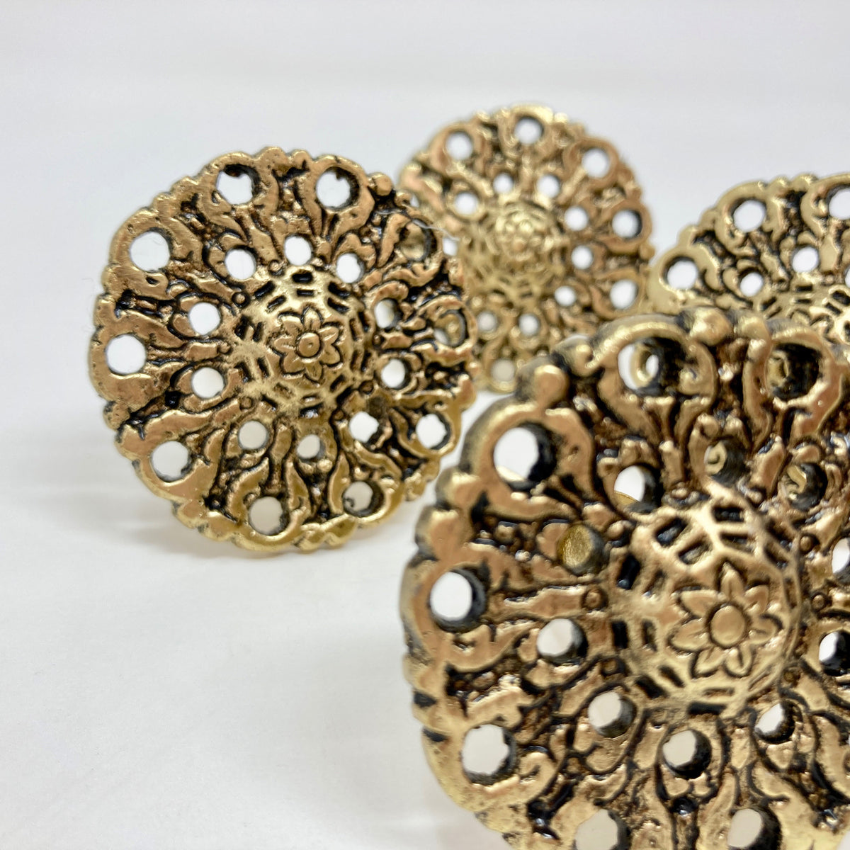 Vintage Filigree Metal Knob Old Gold Drawer Pull for Cabinets, Drawers Wardrobe, & Furniture